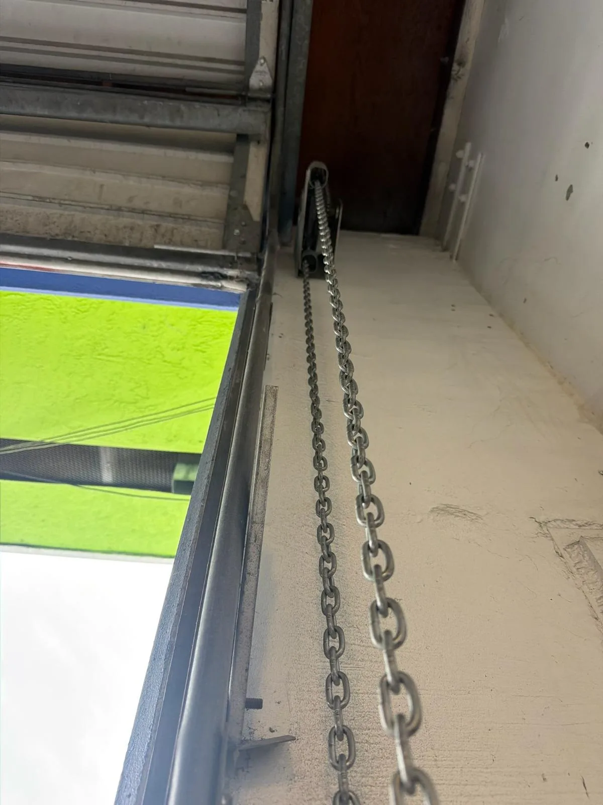 Manual Chain Pulley Adjustment